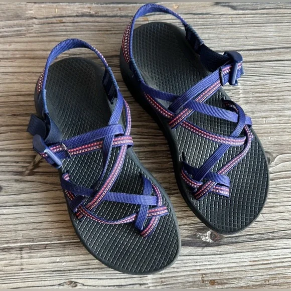 Chaco Women’s Z/Cloud X2 navy blue with red accents Size W5 - Picture 3 of 7